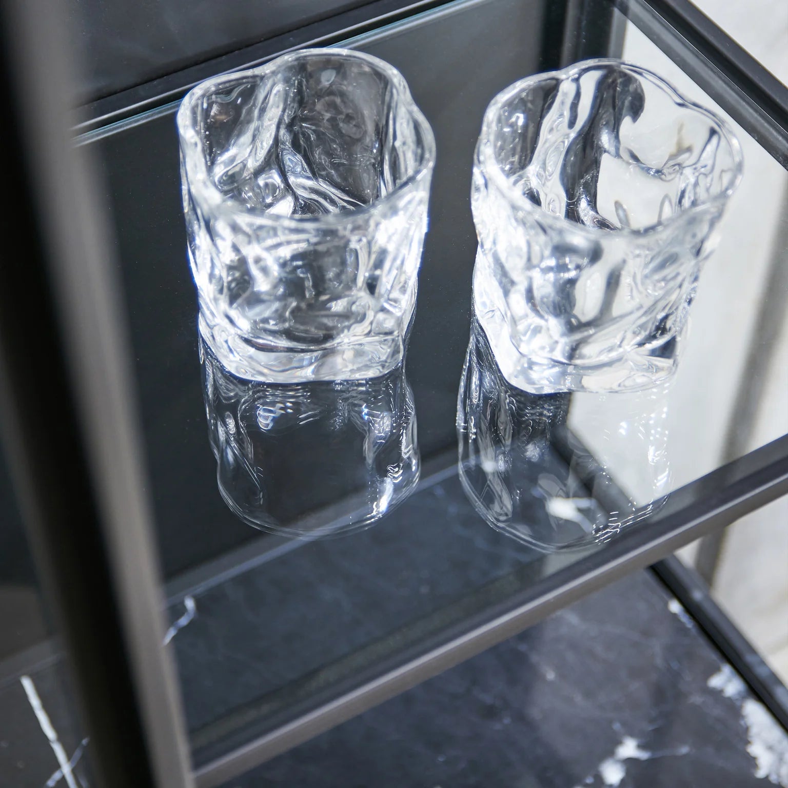 Mason II Vitrinenschrank H185